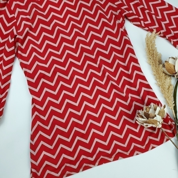 🔴 Motherhood Red Tan Chevron Faux Wrap Top Med - Picture 13 of 13